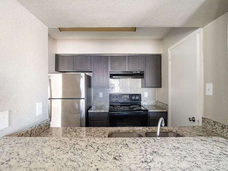 Athena Apartments — Photo 63