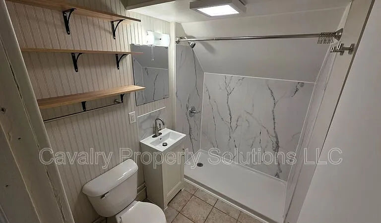 617 E 8th St #2 — Photo 12
