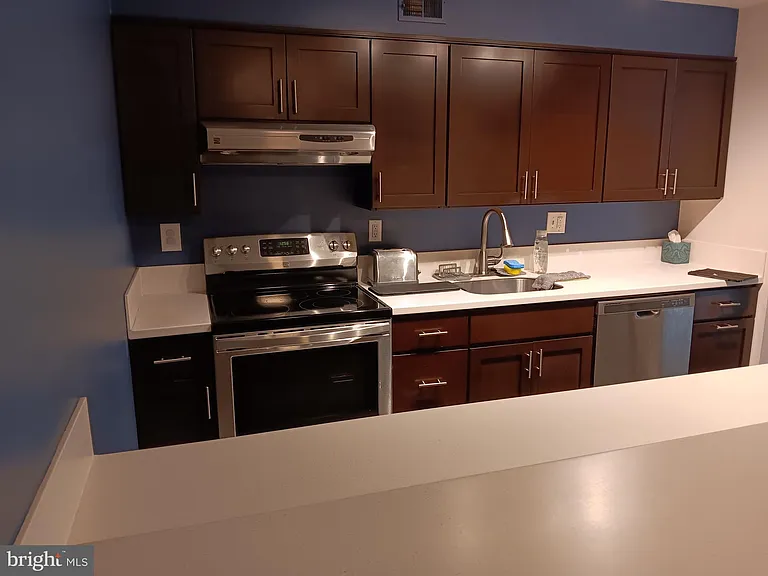 128 W Barre St #R34 — Photo 11
