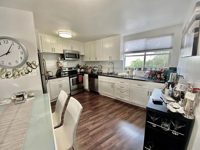 1730 Glendon Ave #7 — Photo 3