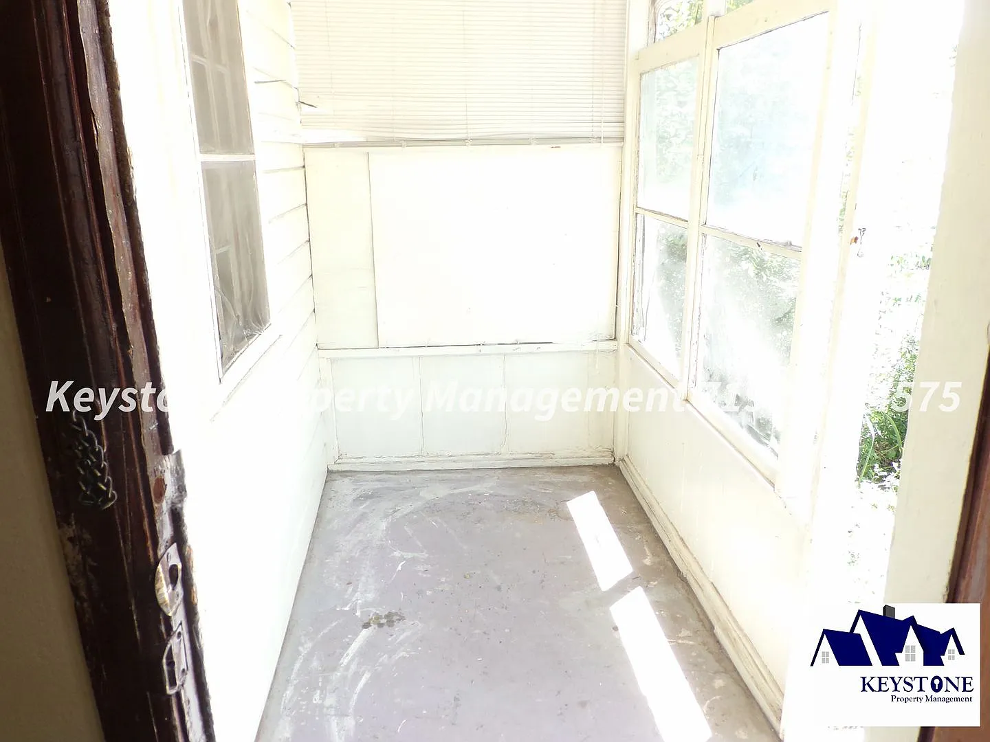 1909 E. 10th Street — Photo 2