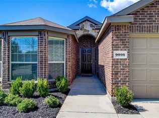 9005 Tumbleweed Dr, Aubrey, TX 76227