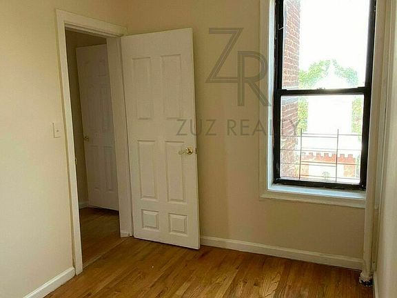 4th image of 976 Ocean Ave #E2