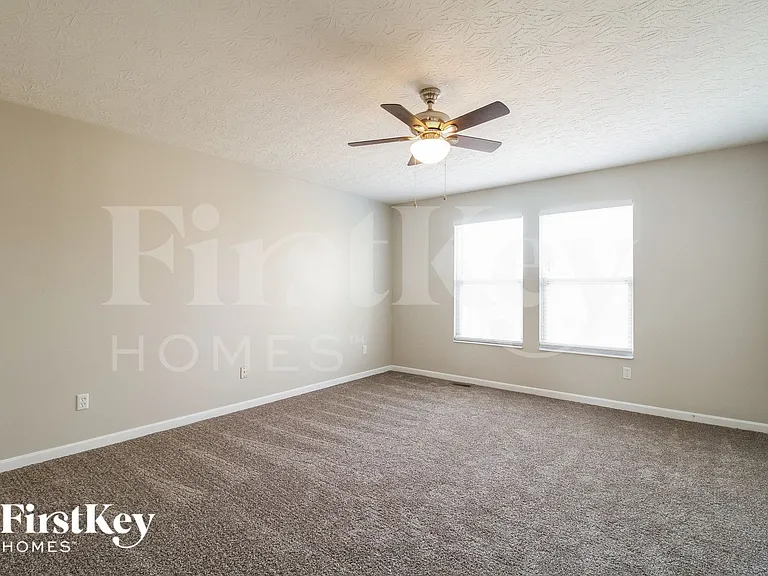 60 Charmalee Dr — Photo 9