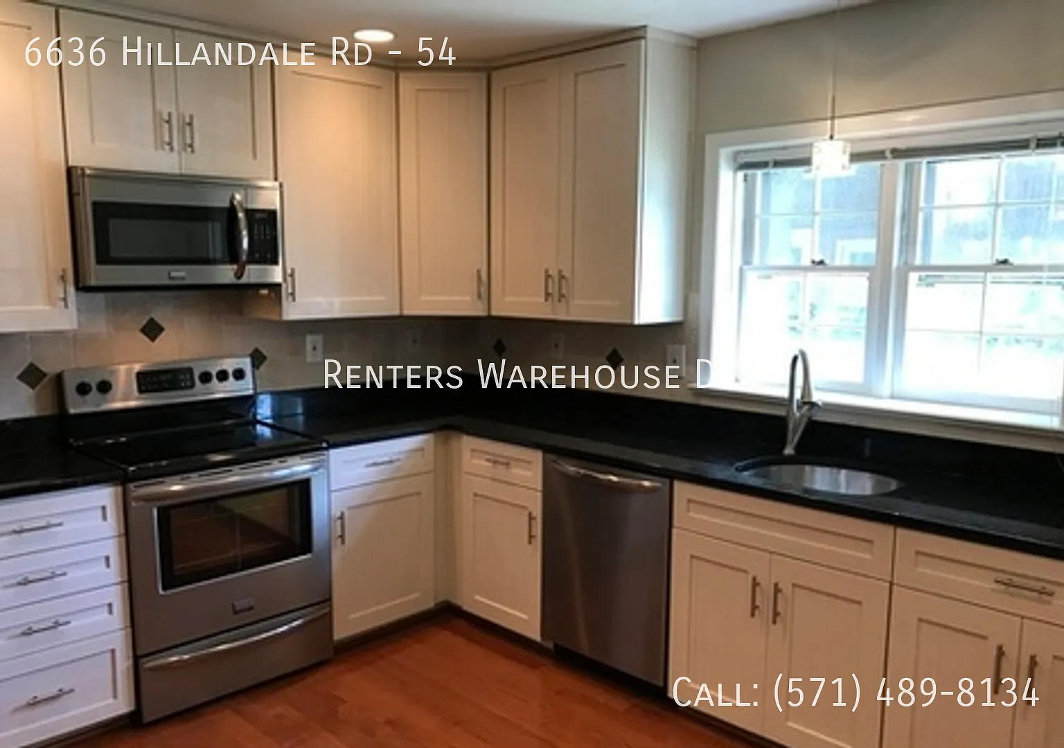 Charming 3Bd/2bth TH in sought after Kenwood Forest! — Photo 3