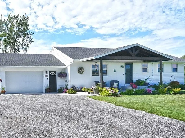 1183 Schopper Rd, East Aurora, NY 14052