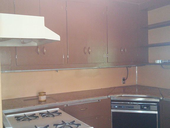 5th image of 3208 Morehead Ave