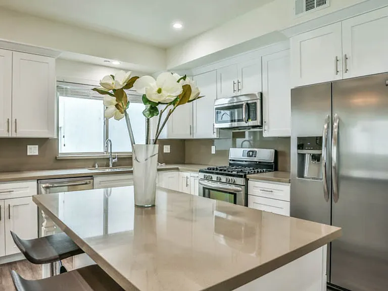 1424 S Bentley Ave #402 — Photo 11