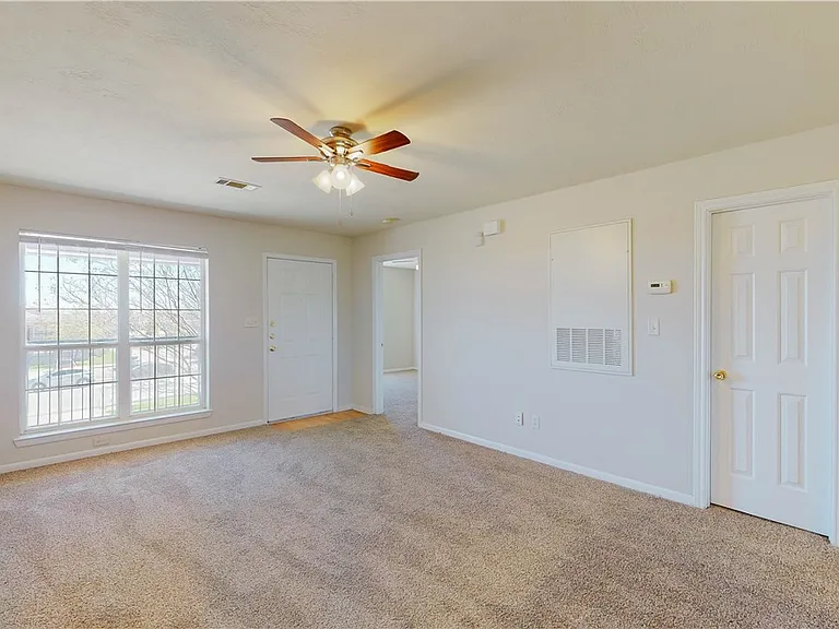 1511 Hollowhill Dr #C — Photo 22