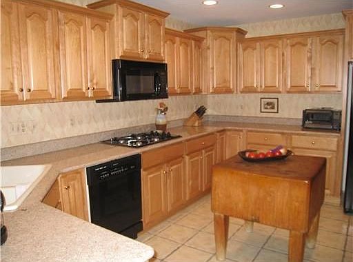 5th image of 407 Cherry Hill Dr