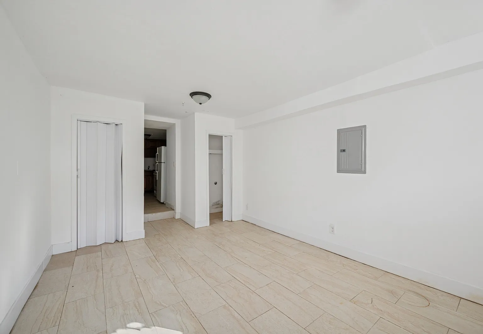 Studio, 600 sqft, $850 — Photo 4