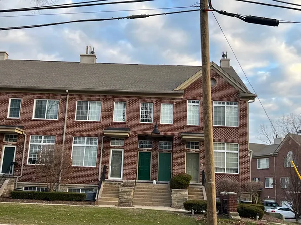 1498 Crimson Way #1, Walled Lake, MI 48390