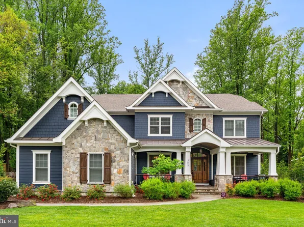 303 Mashie Dr SE, Vienna, VA 22180