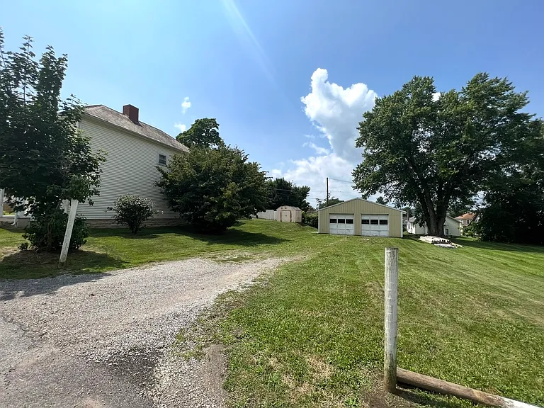 861 Cabot Dr — Photo 3