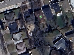 3991 Bloor St W, Toronto, ON M9B1M2