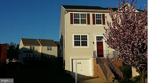 434 Lilac Ter NE Photo 1