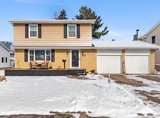 900 14th Pl, Camanche, IA 52730