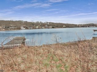 222 Lakeside Ave, Hopatcong, NJ 07843