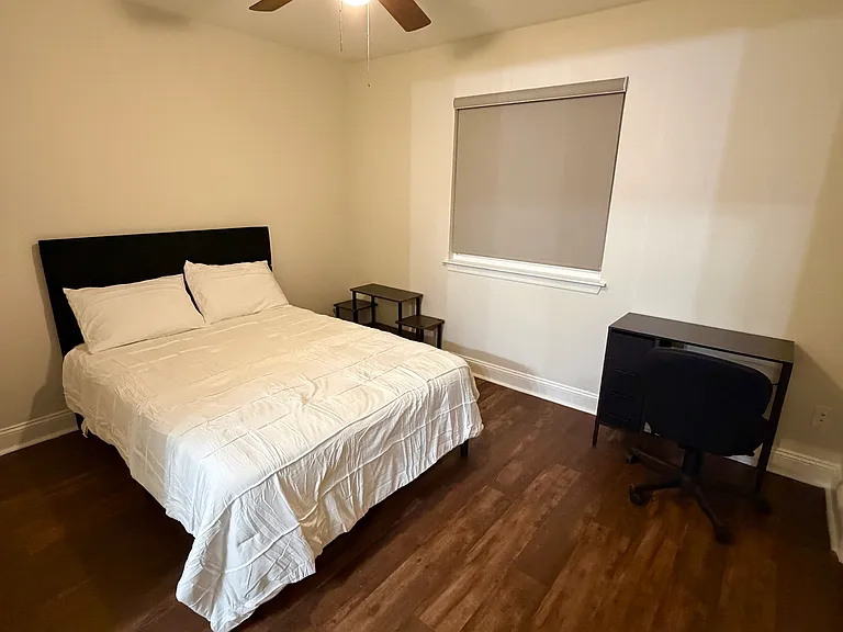2181 Timberwood Cir S — Photo 2