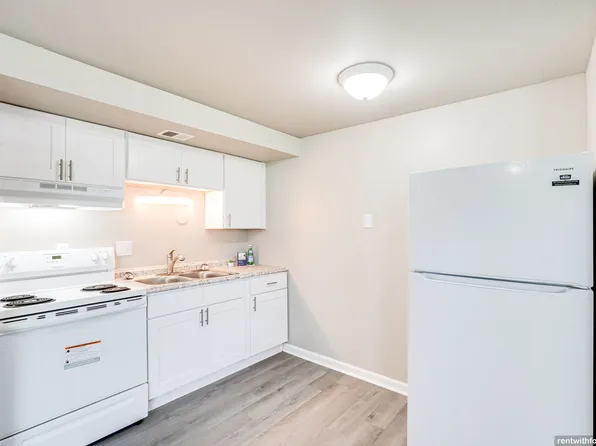 1031 Hunt Ave, 1031 Hunt Ave #8, Neenah, WI 54956