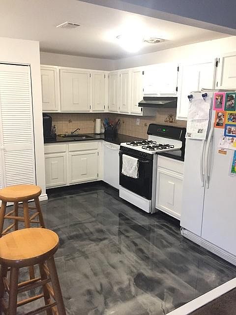 1st image of 44 Skyline Dr