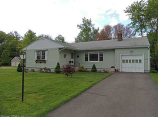 200 Ridgewood Rd, East Hartford, CT 06118