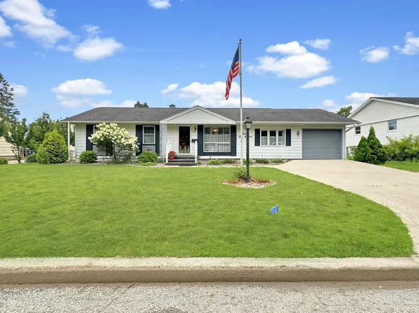 2109 12th Ave S, Escanaba, MI 49829