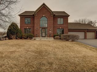 8661 Carriage Hill Rd, Savage, MN 55378