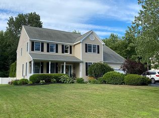 16 Coneflower Ct, Malta, NY 12020