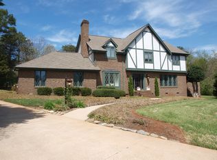 1420 Falcon Dr, Newton, NC 28658