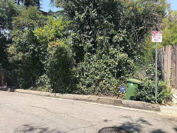 3rd image of 3748 Berry Dr