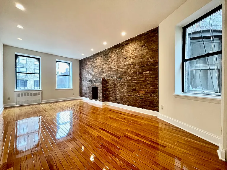 316 E 34th St #5B — Photo 3