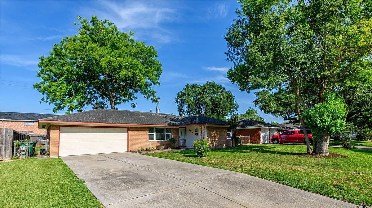 Building Photo - 9109 Lugary Dr