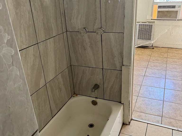 112 Kentucky St #8 — Photo 9