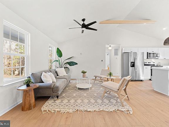 4th image of 512 Cedar Hill Rd