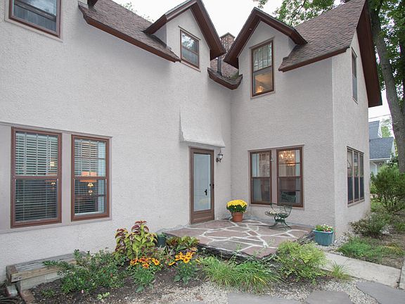 5th image of 2211 Glenwood Dr