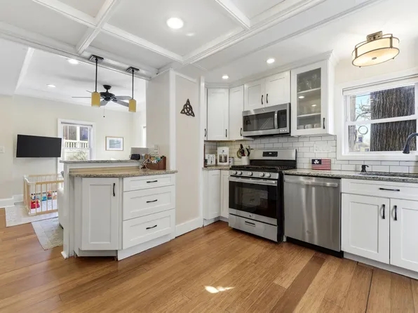 5 Shepton Ter, South Boston, MA 02127