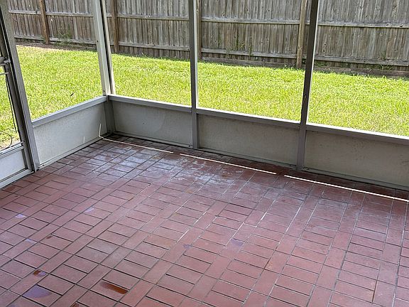 4th image of 16318 Caribbean Ct