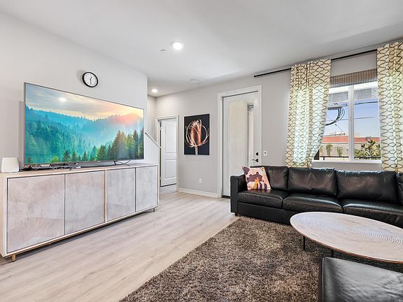 2nd floor living area