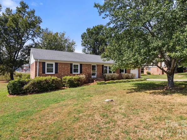 1005 Ramblewood Ln, Gastonia, NC 28056