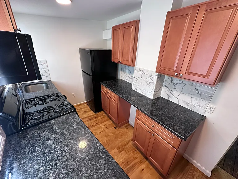 2229 E Ann St — Photo 8