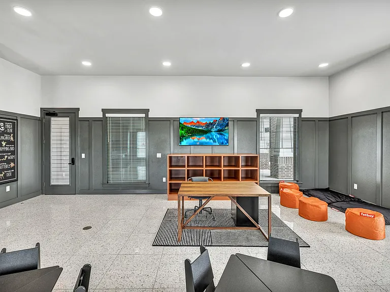 Seven07 Lofts — Photo 25