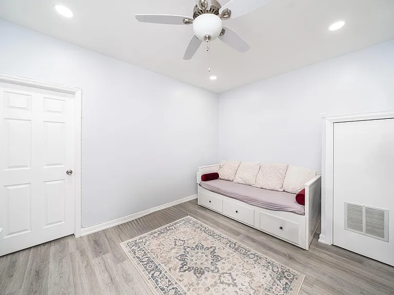 228 Bloomfield St #9 — Photo 6