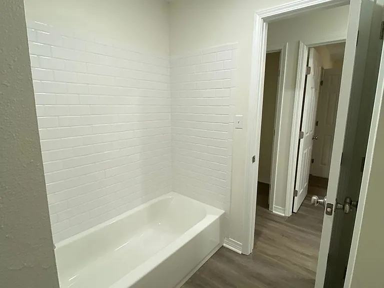 2468 Morningside Dr — Photo 6