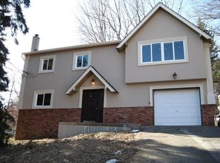 2 Marshall Trl, Hopatcong, NJ 07843