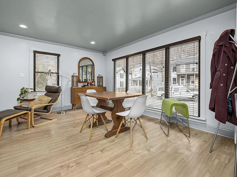 850 Nevin Ave — Photo 12