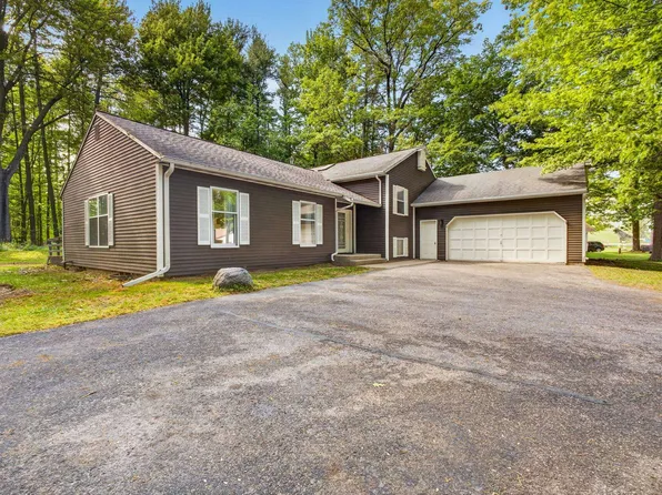 N3087 Woodland Rd, Marinette, WI 54143