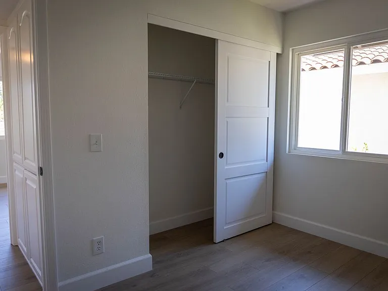1552 Brentford Ave — Photo 30