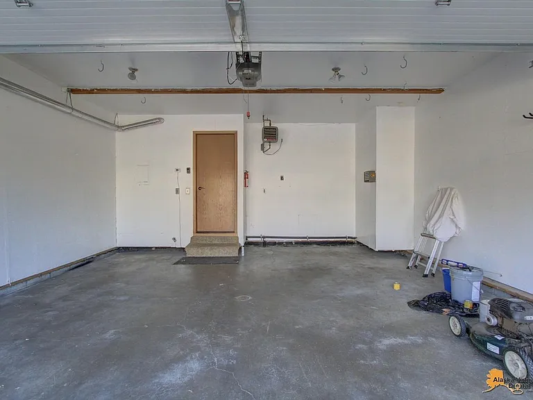 18610 Lowrie Loop — Photo 23