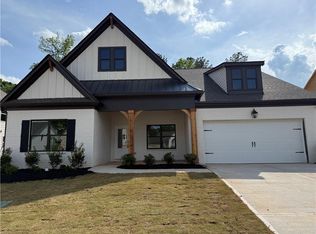374 Winding Rose Dr, Hoschton, GA 30548